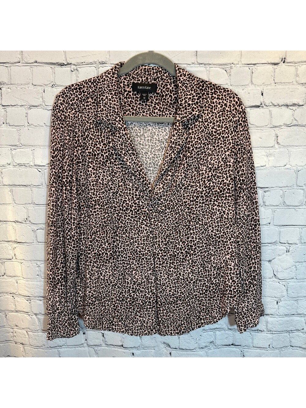 Karen Kane Leopard Print Spread Collar, Relaxed Flowy Blouse M